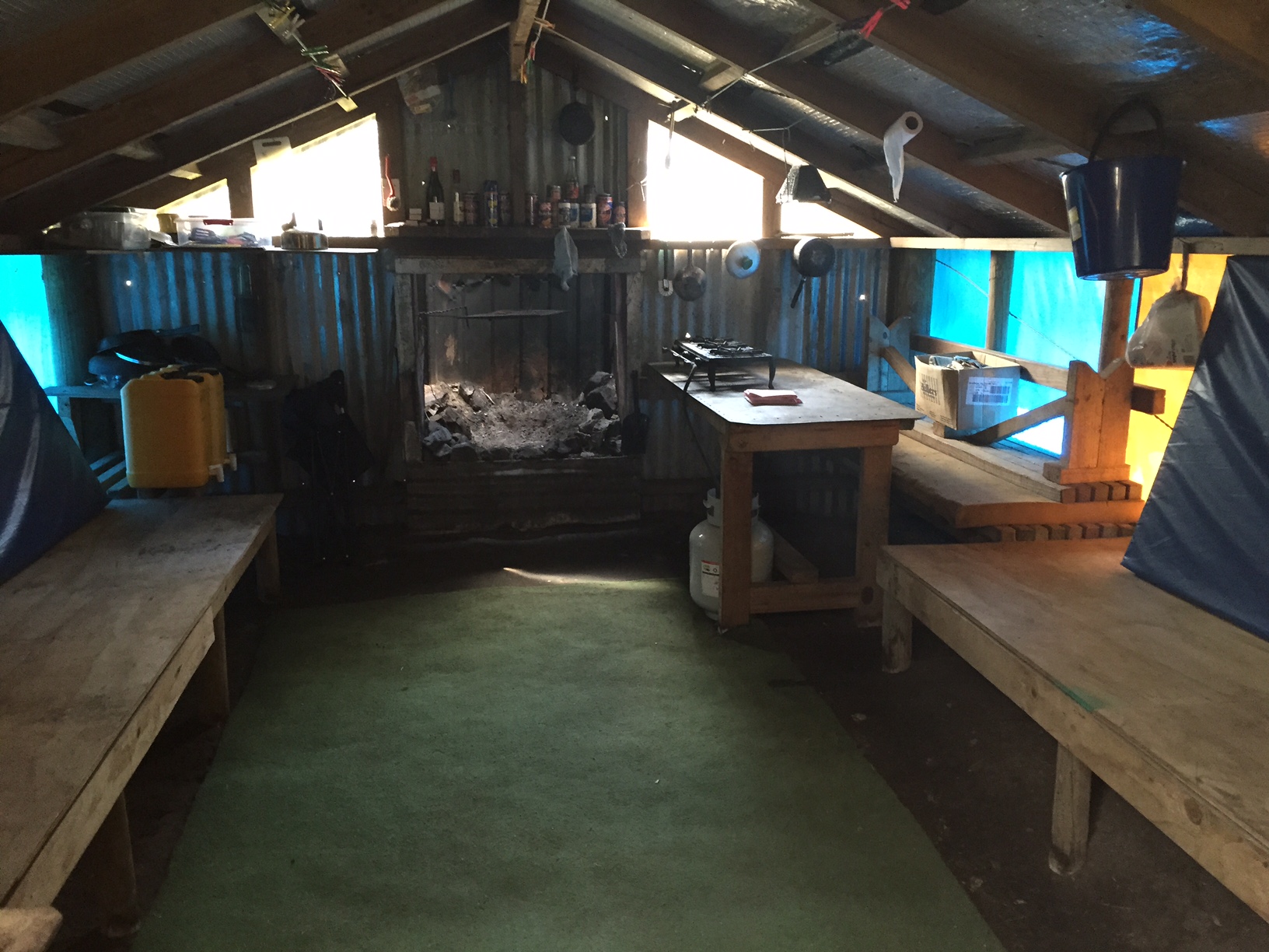 Mangatanguru Interior